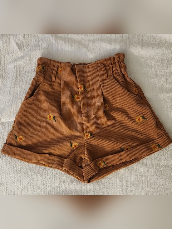 Cider Pants - Cider Mid Rise Floral Embroidery Corduroy Shorts XS